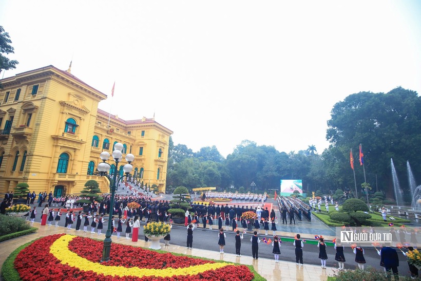 Toàn cảnh Lễ đón tại Phủ Chủ tịch.