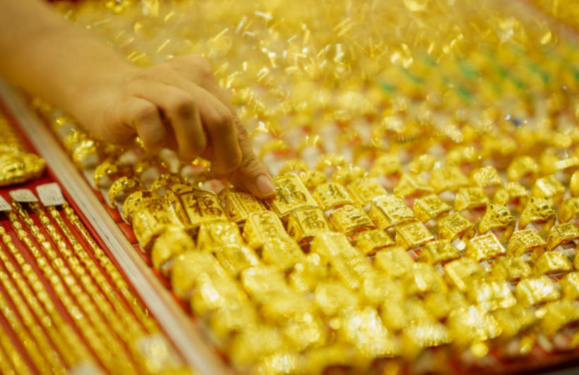 Giá vàng hôm nay (26/1): Giá vàng tăng, vượt xa mọi dự báo. (Ảnh: VietnamNet)