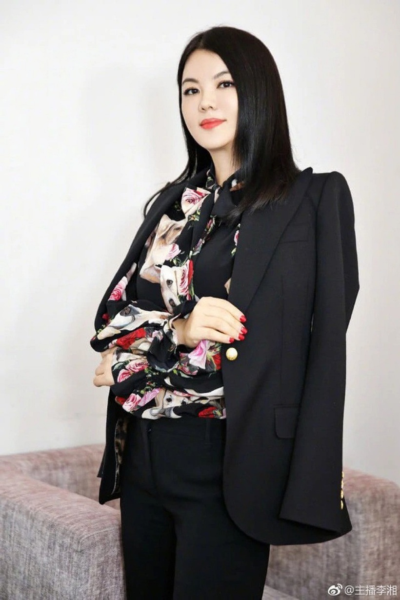 MC Lý Tương nổi tiếng với danh xưng "Nhất tỷ" đài truyền hình Hồ Nam (Trung Quốc).