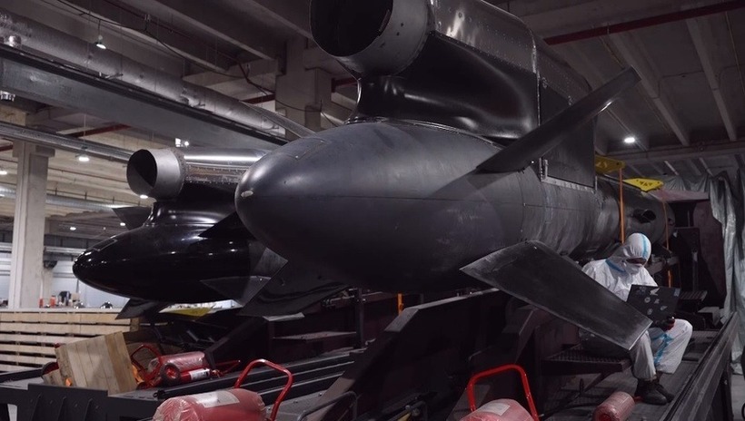 Dù mang sức mạnh vượt trội, FP-5 vẫn dễ bị radar phát hiện và phụ thuộc động cơ bay. Ảnh: Công ty phát triển FP-5 Flamingo Fire Point