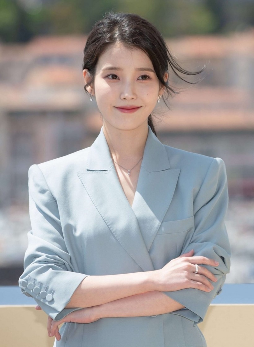 IU (Lee Ji-eun)