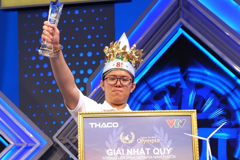 Trần Võ Gia Bảo (Trường THPT Chuyên Lê Quý Đôn - Đông Hải) lọt vào trận chung kết Đường lên đỉnh Olympia năm thứ 26 và cũng giúp Khánh Hòa 2 năm liền có cầu truyền hình chung kết. Ảnh: VietNamnet