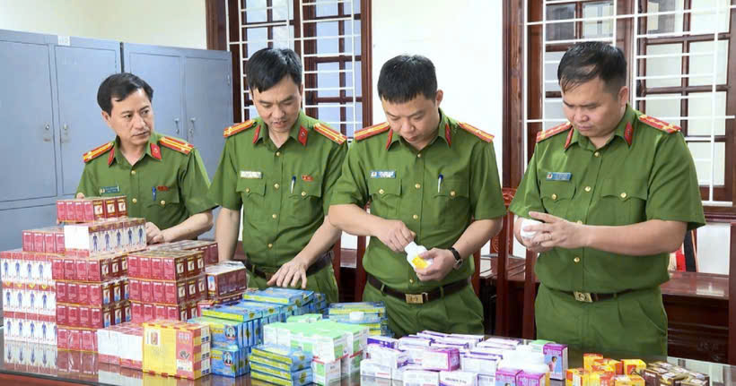 Trong tháng 4/2025, Công an tỉnh Thanh Hóa cũng triệt phá đường dây sản xuất thuốc giả cực lớn, thu gần 10 tấn thuốc giả và nguyên liệu làm thuốc.