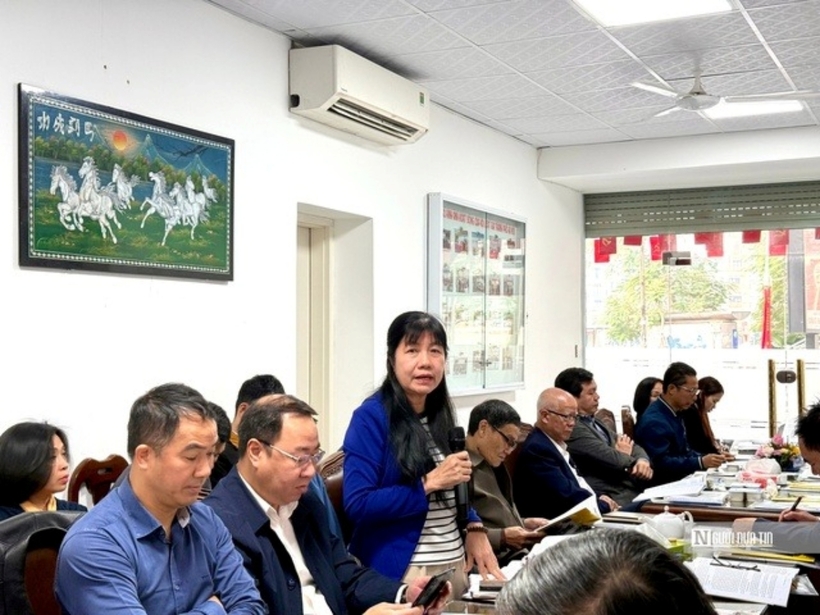 Các đại biểu tham gia phát biểu ý kiến.