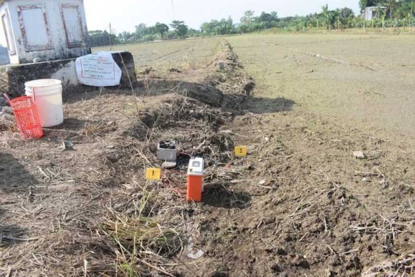 Hiện trường vụ bẫy chuột bằng điện ở xã Thường Phước. (Ảnh: Cơ quan công an)