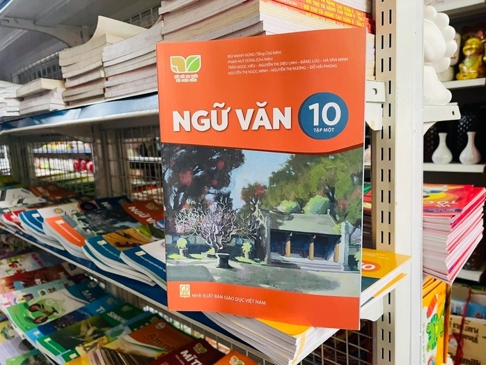 TP.HCM triển khai sử dụng thống nhất bộ sách giáo khoa "Kết nối tri thức với cuộc sống" trong toàn hệ thống giáo dục phổ thông. (Người Lao Động).