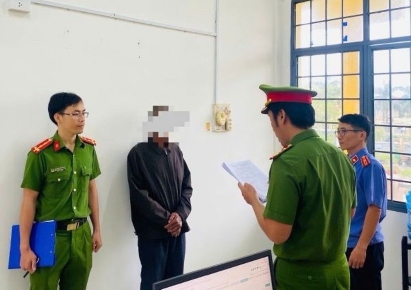 Đối tượng N.M.N. tại Cơ quan Cảnh sát điều tra Công an tỉnh Quảng Ngãi. Ảnh: Cổng thông tin Công an tỉnh Quảng Ngãi.