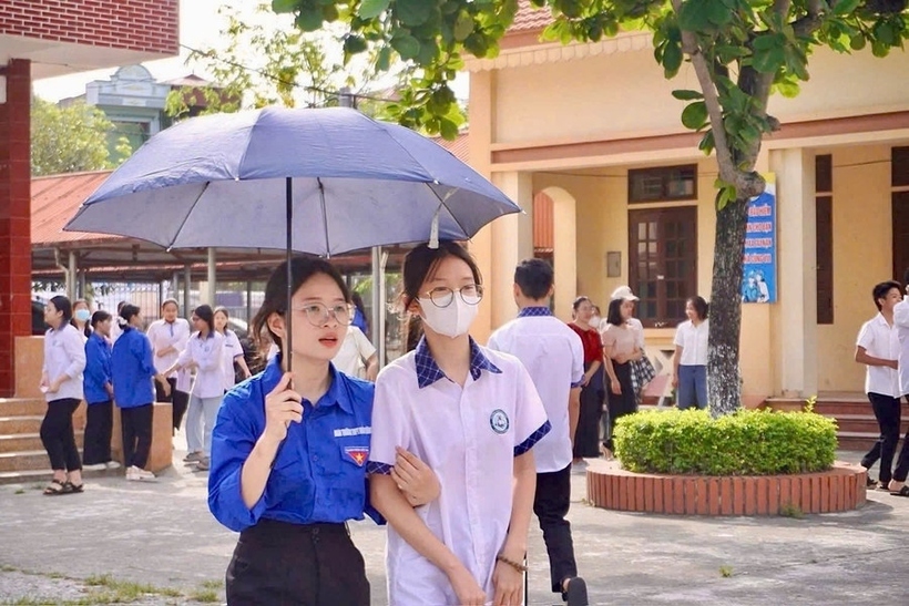 Học sinh Ninh Bình tham dự Kỳ thi tuyển sinh vào lớp 10 THPT năm học 2025–2026. (Ảnh: Giáo dục và Thời đại).