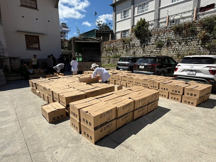 Lượng lớn sản phẩm cà phê kém chất lượng bị cơ quan công an tạm giữ. (Ảnh: Dân trí)