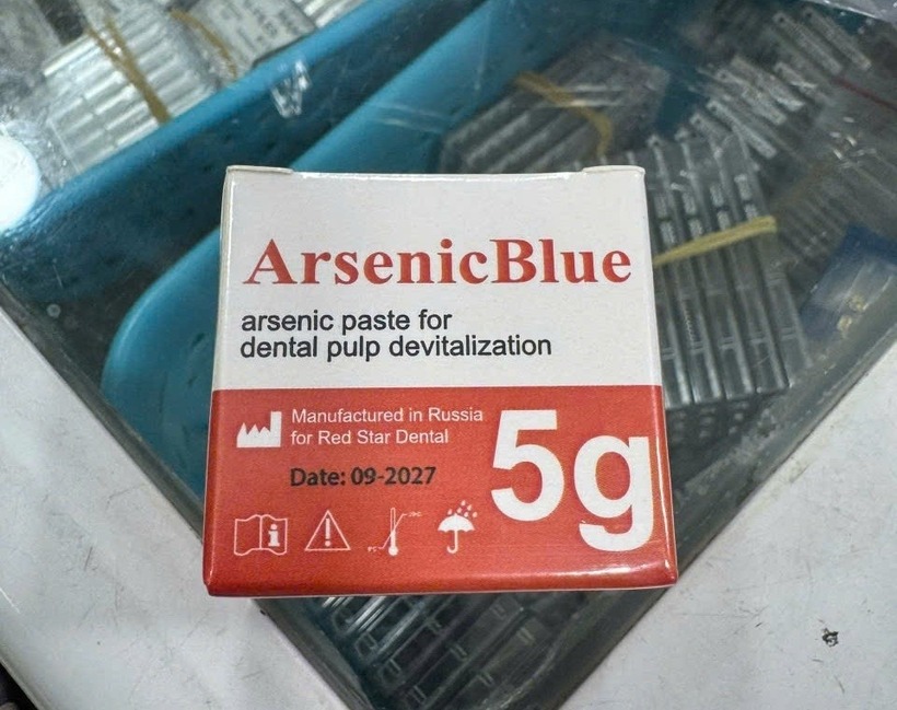 Điều đáng lo ngại là thạch tín không được tuồn ra thị trường chợ đen thông thường, mà len lỏi thẳng vào các cơ sở nha khoa. Ảnh: Tiền Phong.