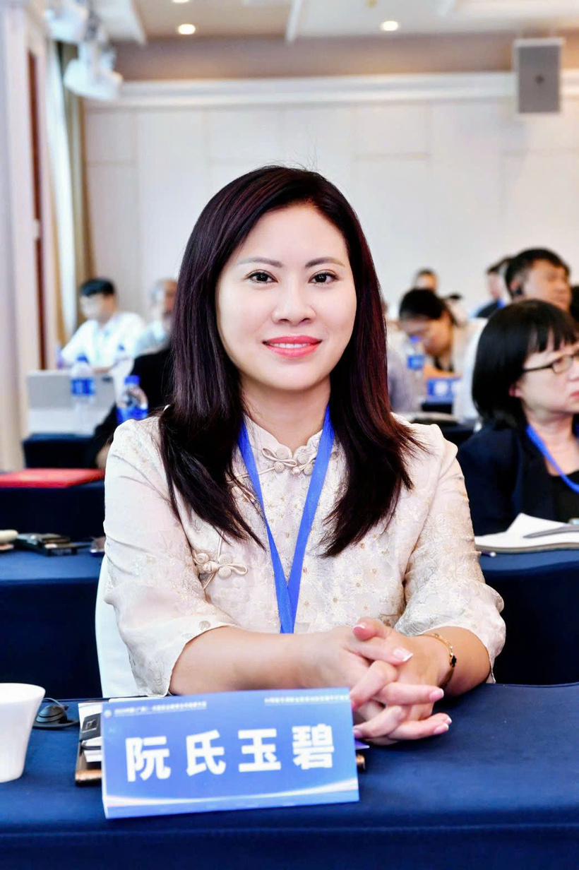 Cô Nguyễn Thị Ngọc Bích, Phó Hiệu trưởng Trường Cao đẳng Quốc tế Hà Nội