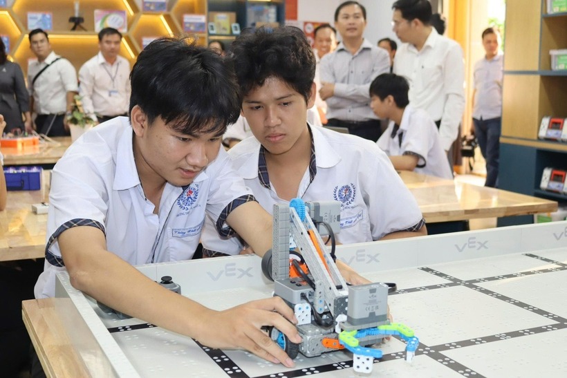 Đồng Nai "chốt" tiếng Anh là môn thi thứ 3 vào lớp 10 năm học 2026-2027. Ảnh: Báo Dân trí.