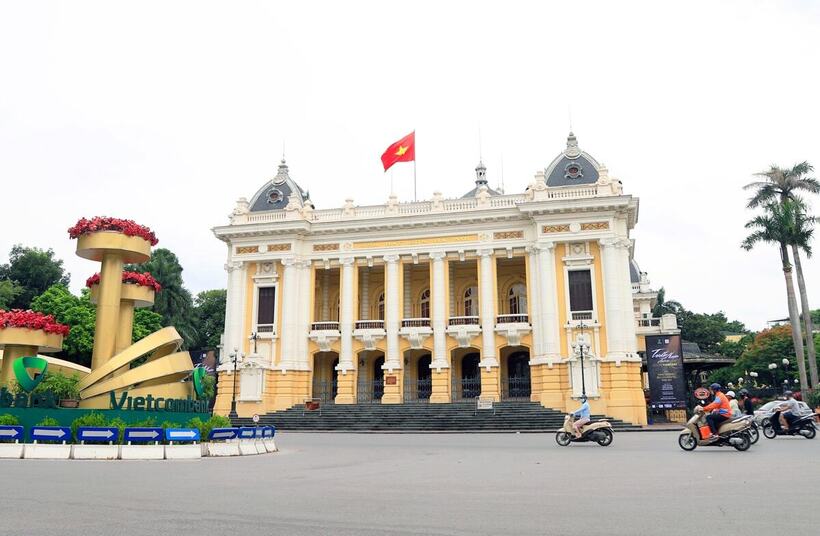 Khu vực Quảng trường Cách mạng Tháng Tám.