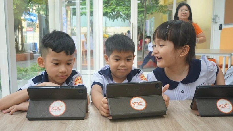 Phụ huynh cần xác nhận thông tin tuyển sinh đầu cấp trước ngày 3/3. Ảnh: PLO.