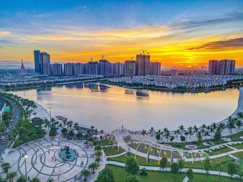 Gia Lâm ngày nay là sự giao thoa thú vị giữa nét hiện đại của những đại đô thị tầm cỡ và nét cổ kính của làng nghề nghìn năm.