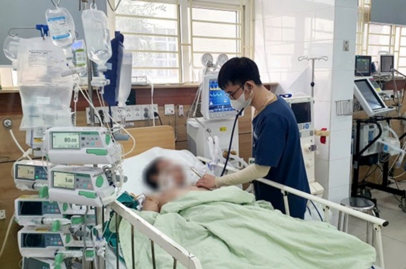 Theo Bộ Y tế, vẫn còn một số vụ ngộ độc thực phẩm lớn liên quan đến bếp ăn tập thể, bữa ăn gia đình, cơ sở dịch vụ ăn uống và thức ăn đường phố làm nhiều người mắc và phải nhập viện điều trị.