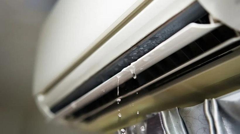 Hiện tượng điều hòa (máy lạnh) bị chảy nước ngược vào trong nhà là một trong những sự cố phổ biến nhất mà người dùng gặp phải, đặc biệt là trong những ngày hè cao điểm.
