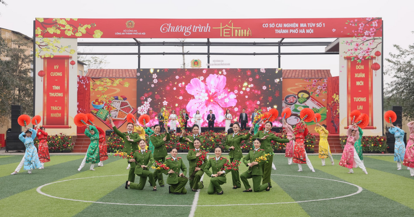 Công an TP Hà Nội chủ trì tổ chức chương trình cầu truyền hình đặc biệt "Tết nhà" kết nối 4 điểm cầu là 4 Cơ sở cai nghiện ma túy trên toàn địa bàn thành phố.