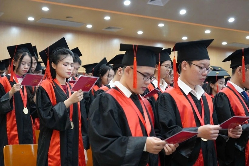 Các bác sĩ nội trú Đại học Y Dược TP.HCM trong lễ tốt nghiệp năm 2024. Ảnh: Dân trí