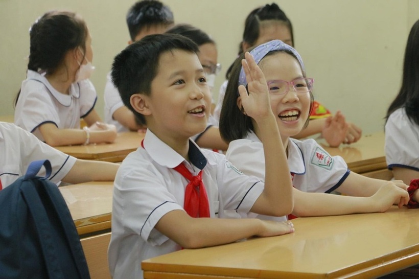 Sở GD&ĐT cũng chỉ đạo hiệu trưởng phân công giáo viên chủ nhiệm và nhân viên chuyên trách hỗ trợ phụ huynh trong quá trình rà soát, điều chỉnh thông tin. Ảnh minh họa