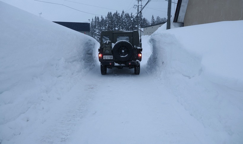 Tuyết rơi dày gây thiệt hại nghiêm trọng ở Nhật Bản. Ảnh: &nbsp;NHK
