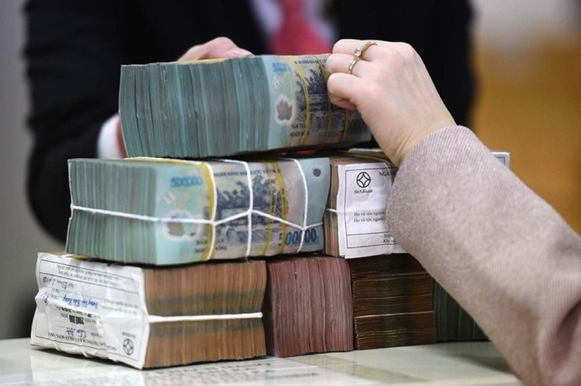 Tiền gửi có kỳ hạn là khoản tiền mà khách hàng gửi tại ngân hàng trong một khoảng thời gian nhất định với mục đích nhận lại cả gốc lẫn lãi khi kỳ hạn kết thúc.