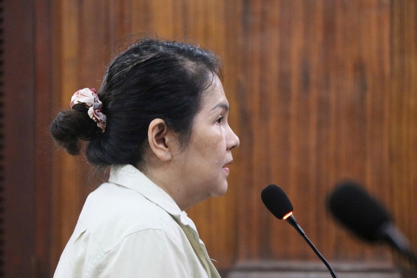 Bà Lê Thị Mỹ Châu tại phiên tòa sơ thẩm hồi tháng 10/2025. (Ảnh: VnExpress)