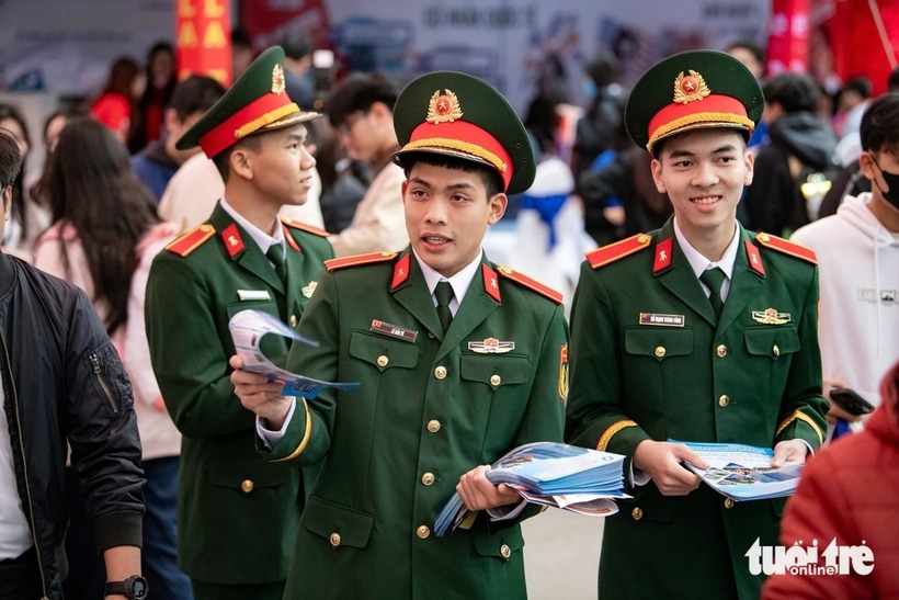 Các đơn vị sử dụng kết quả thi để tuyển vào hệ quân sự năm 2026 là 23 trường. Ảnh: Báo Tuổi trẻ.