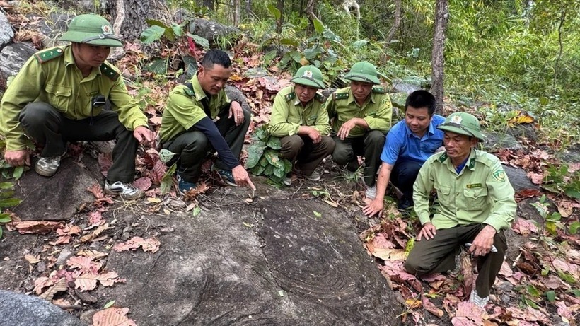 Ngày 4/2, ông Trần Hồng Tiến, Giám đốc Sở Văn hóa-Thể thao và Du lịch (VH-TT&DL) tỉnh Đắk Lắk, cho biết trên Pháp luật TP.HCM, đơn vị đã nắm thông tin về việc phát hiện bãi đá có hình vẽ, họa tiết lạ trong Vườn quốc gia Yok Đôn, xã Buôn Đôn, tỉnh Đắk Lắk.