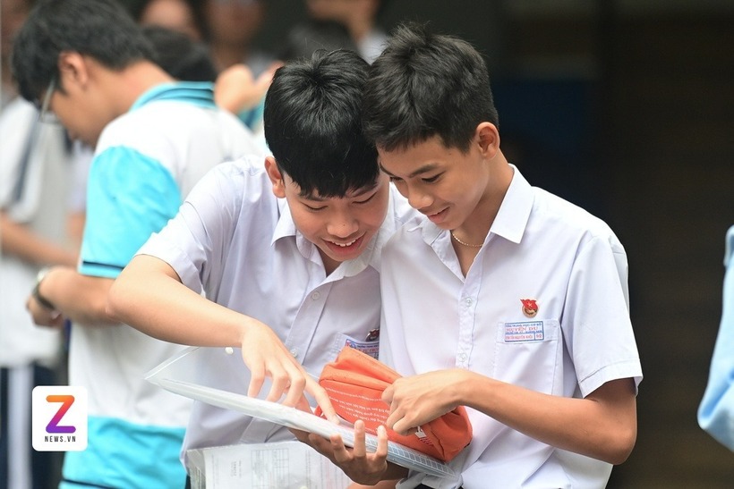 Học sinh TP.HCM trong kỳ thi lớp 10. Ảnh: ZNews