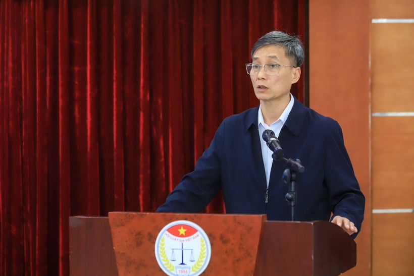 Chủ tịch Hội Luật gia Việt Nam Nguyễn Khánh Ngọc phát biểu kết luận Hội nghị.