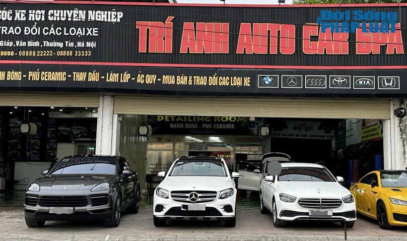 Xe ô tô cũ được bày bán tại các showroom, chờ khách lựa chọn trước thềm Tết Nguyên đán.