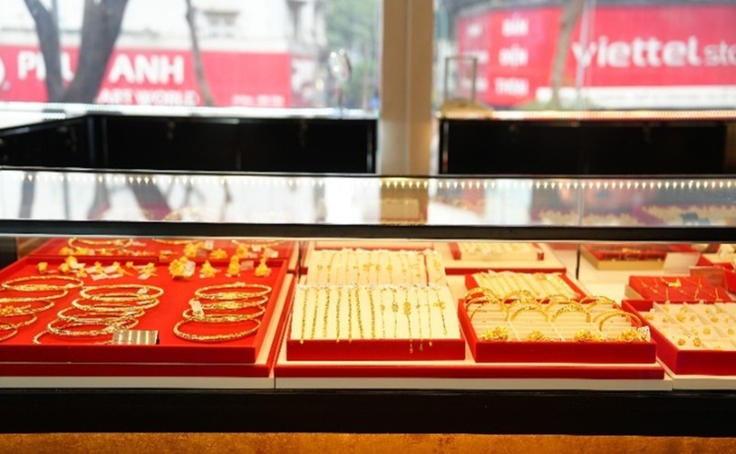 Giá vàng trong nước giảm. (Ảnh: Báo Nhân dân)