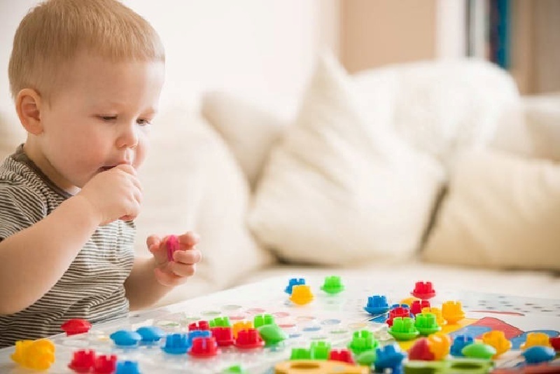 Dị vật đường hô hấp là một trong những tai nạn thường gặp và đặc biệt nguy hiểm ở trẻ em. Ảnh minh họa.