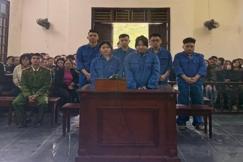 Các bị cáo tại phiên xét xử. Ảnh: Dân Trí