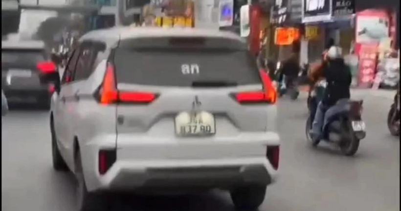 Bảng led gắn trên chiếc ô tô (Ảnh: Bộ Công an).