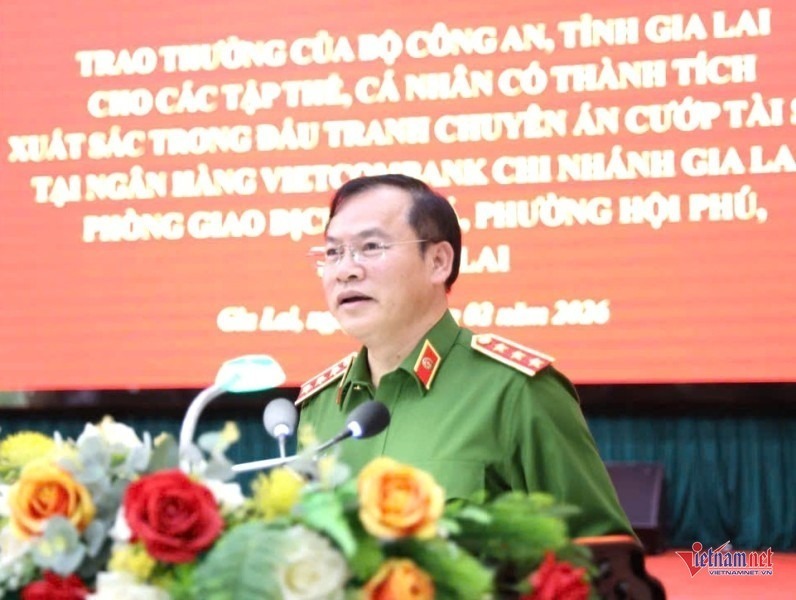 Thượng tướng Nguyễn Văn Long, Thứ trưởng Bộ Công an phát biểu tại cuộc họp. Ảnh: VietNamnet