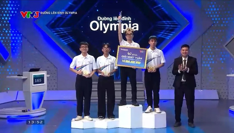 Đoàn Trí Anh (THPT Đan Phượng, Hà Nội) giành vòng nguyệt quế với 225 điểm. Ảnh: VTV.