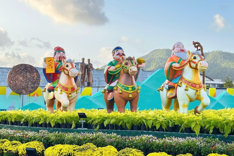 Với kỳ vọng trở thành điểm nhấn du lịch và văn hóa, cụm linh vật ngựa tại Quy Nhơn đang là điểm check-in thu hút người dân địa phương, khách du lịch.