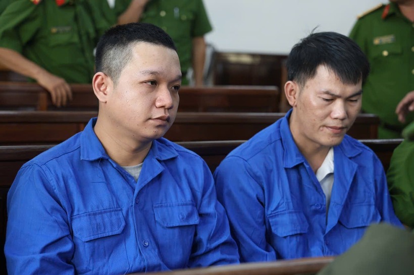 Lưu Minh Tiến và Nguyễn Văn Việt tại tòa. (Ảnh: VnExpress)