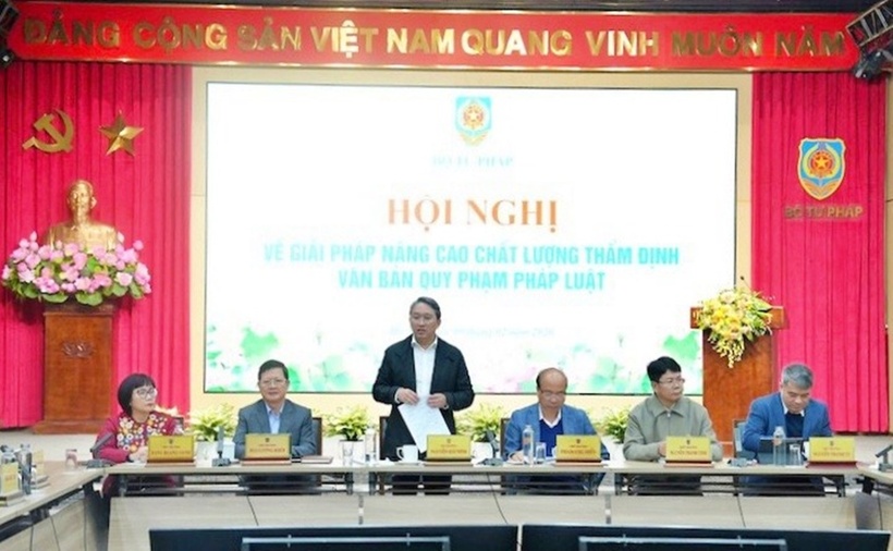 Ông Nguyễn Hải Ninh - Bộ trưởng Bộ Tư pháp phát biểu tại hội nghị.