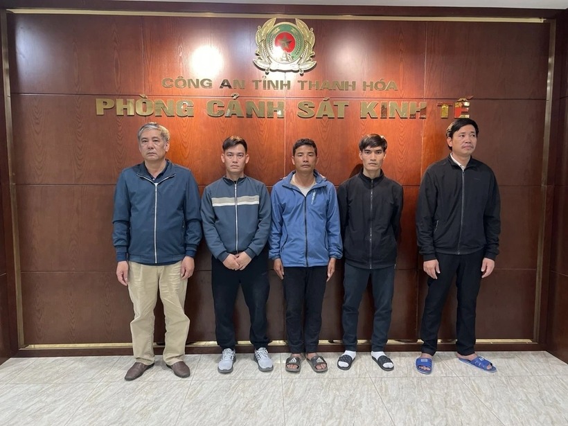 Các đối tượng tại cơ quan công an. Ảnh: Báo Thanh Hóa