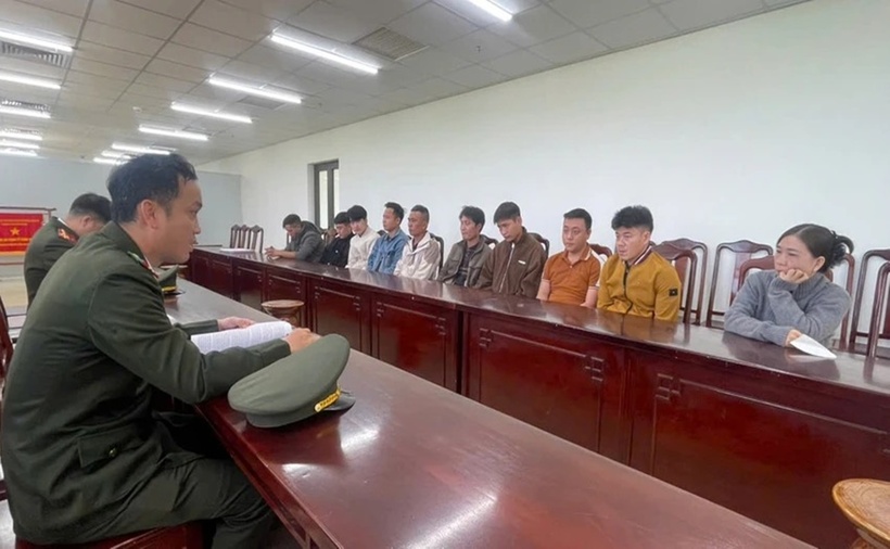 Công an TP.Huế khởi tố 16 bị can về hành vi đánh bạc. (Ảnh: PLO)
