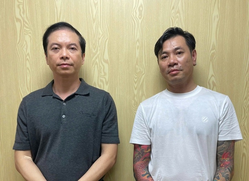 Sang (bìa trái) và Đông bị mời làm việc. (Ảnh: Cơ quan công an)