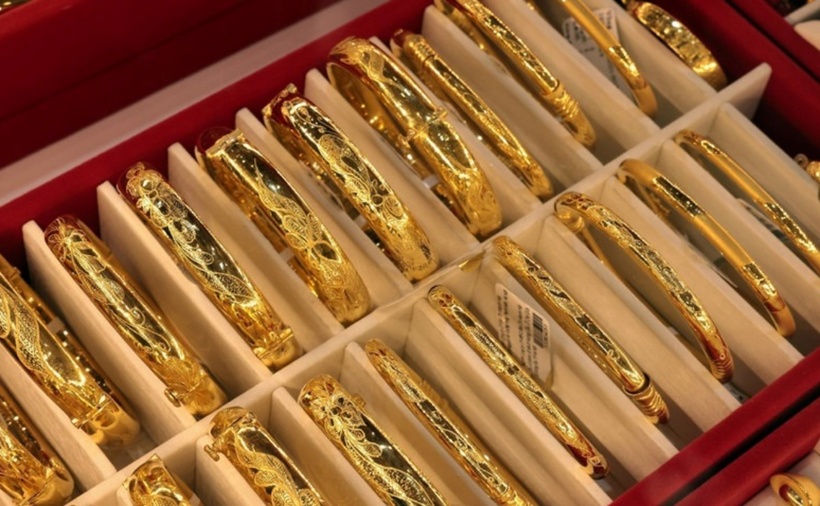 Vàng trang sức bày bán tại một cửa hàng. (Ảnh: TTXVN)