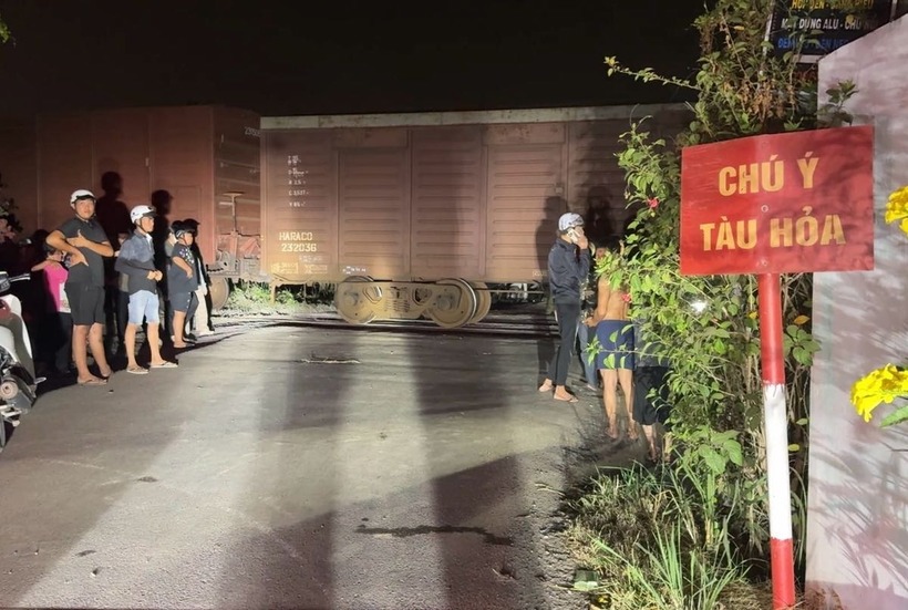 Vị trí đường ngang giao cắt đường sắt xảy ra vụ tai nạn. (Ảnh: Lao động)