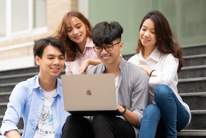 Sinh viên Đại học Bách khoa Hà Nội làm việc nhóm. Ảnh: HUST