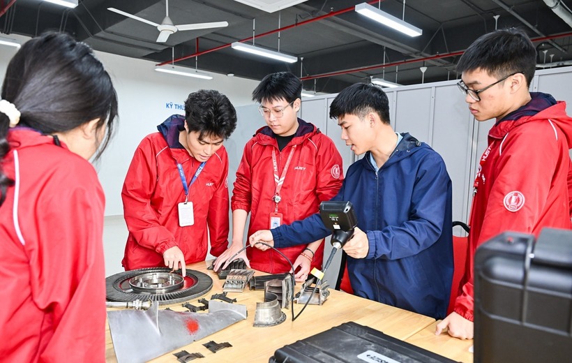 Sinh viên Đại học Bách khoa Hà Nội. Ảnh minh họa