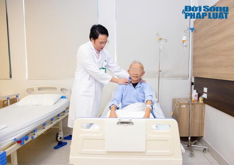 Không chỉ chiến đấu với tế bào ác tính, bác sĩ ung bướu còn gìn giữ niềm tin sống