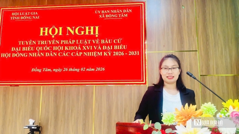 Luật gia Phạm Thị Phương Báo cáo viên tuyên truyền pháp luật luật tại hội nghị.